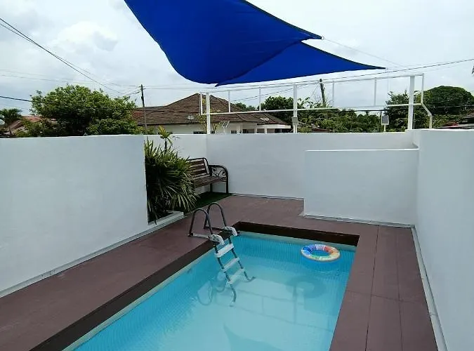 Canal Deluxe Room Stay Kota Bharu