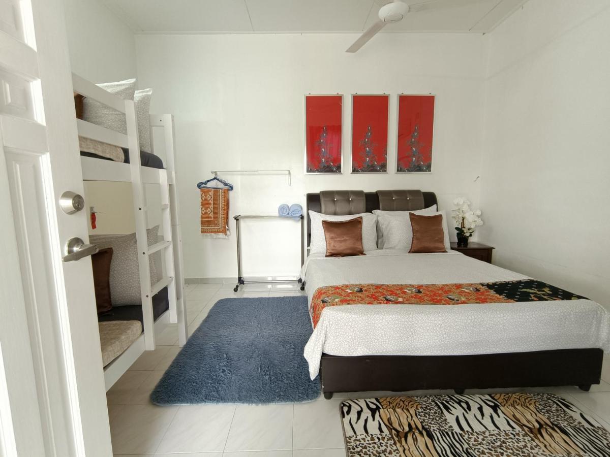 Canal Deluxe Holiday home *